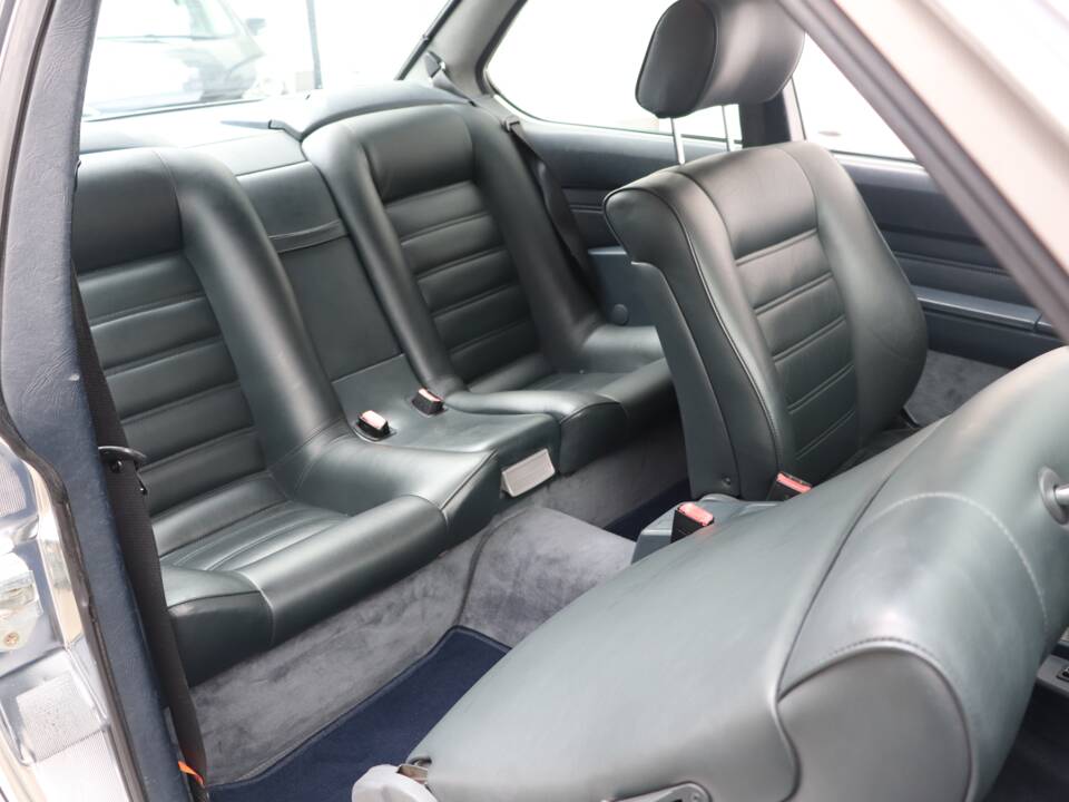 Image 19/28 of BMW 635 CSi (1989)