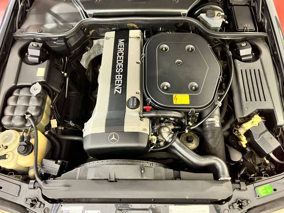 Image 15/48 of Mercedes-Benz 300 SL-24 (1992)