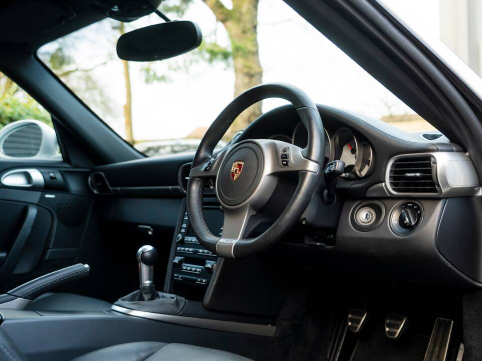 Bild 45/52 von Porsche 911 Turbo (2010)