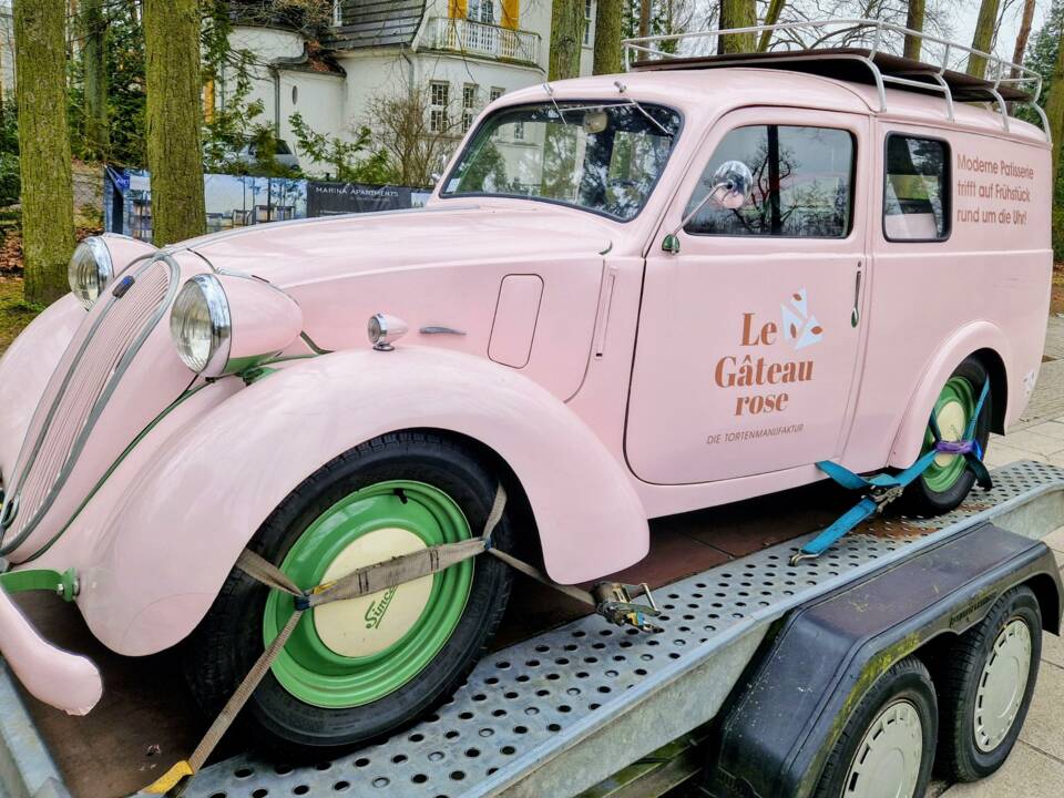 Imagen 15/16 de SIMCA 8 Camionnette (1949)