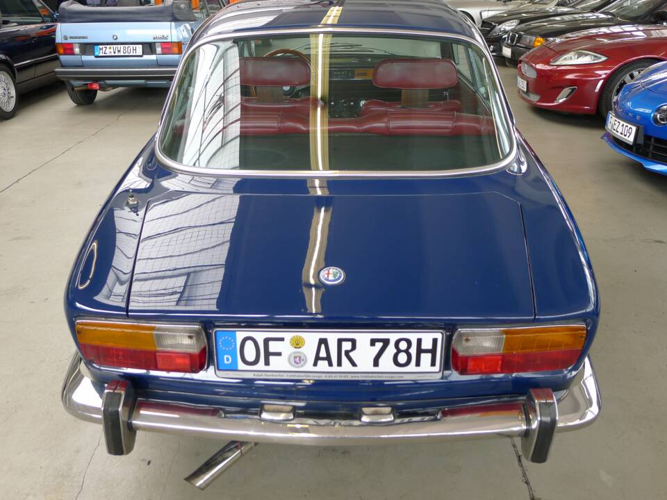 Bild 29/42 von Alfa Romeo 2000 GT Veloce (1975)