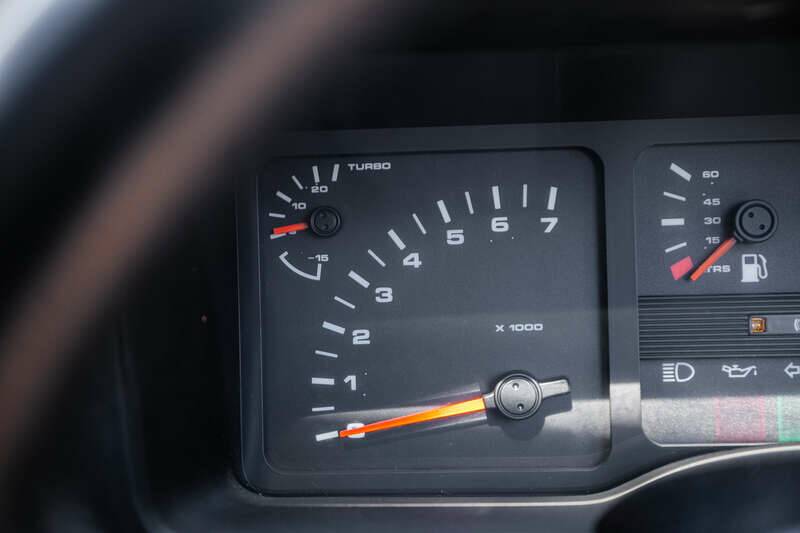 Image 30/42 de Ford Sierra RS Cosworth (1987)
