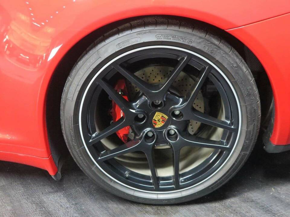 Image 42/50 of Porsche 911 Carrera 4S (2011)