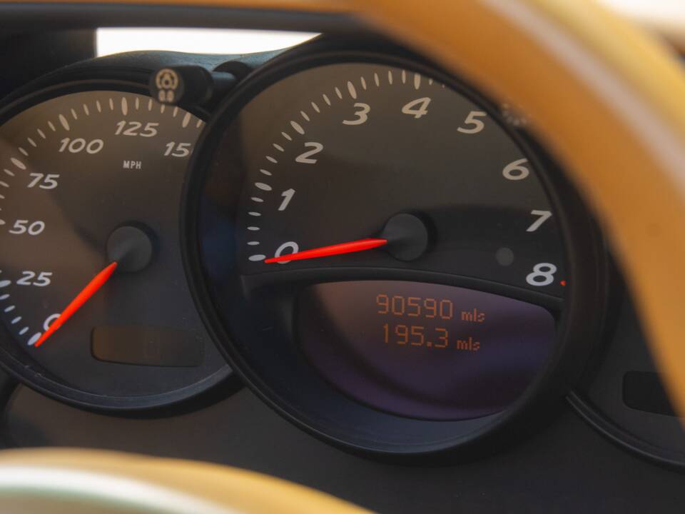 Immagine 19/50 di Porsche Boxster (2004)