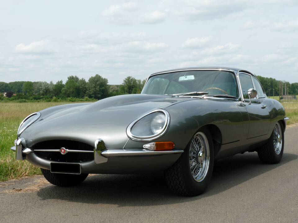 Image 1/22 de Jaguar E-Type (1968)