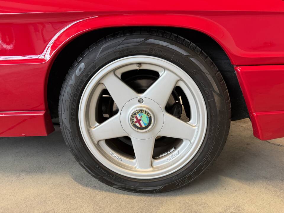 Image 26/42 de Alfa Romeo 2.0 Spider (1991)