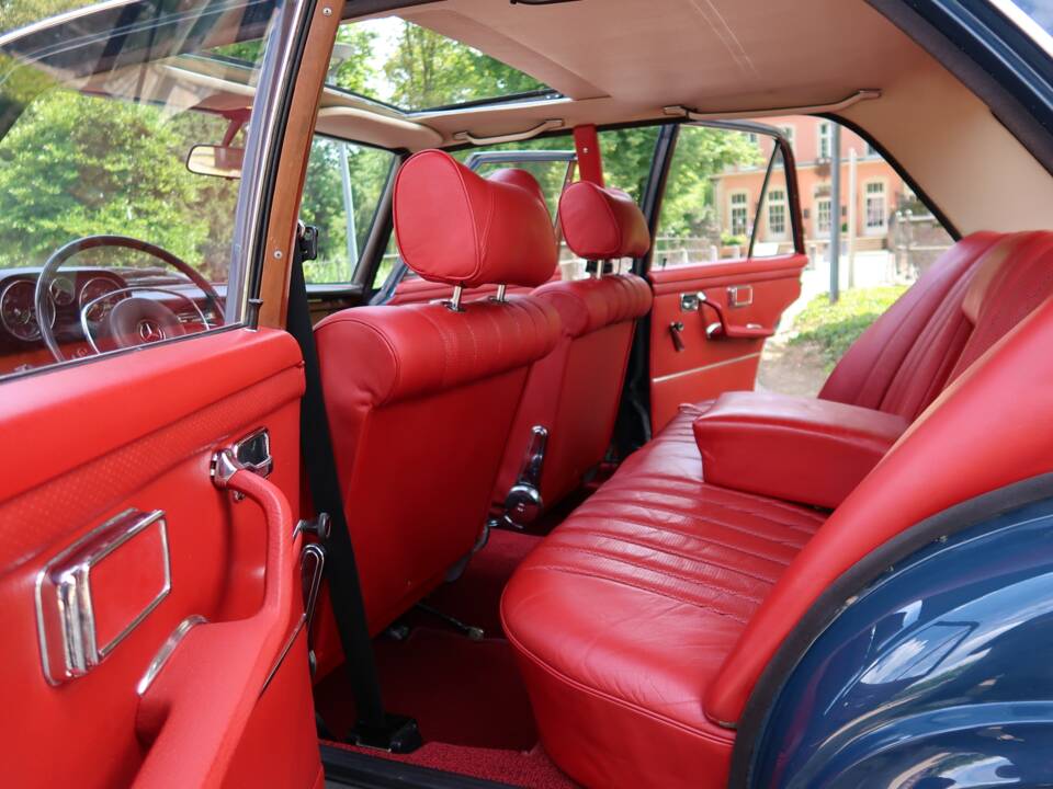 Bild 14/26 von Mercedes-Benz 280 SE 3,5 (1971)