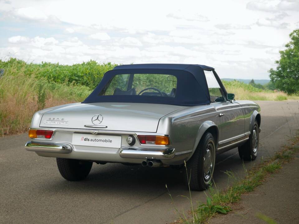 Image 5/15 of Mercedes-Benz 280 SL (1900)