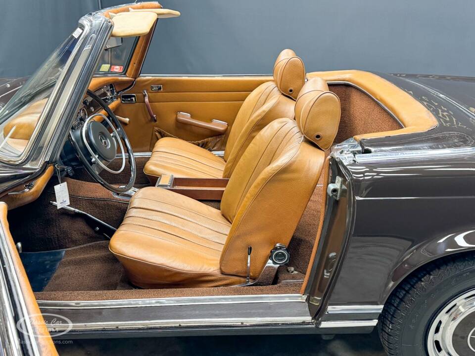 Image 3/38 of Mercedes-Benz 280 SL (1968)