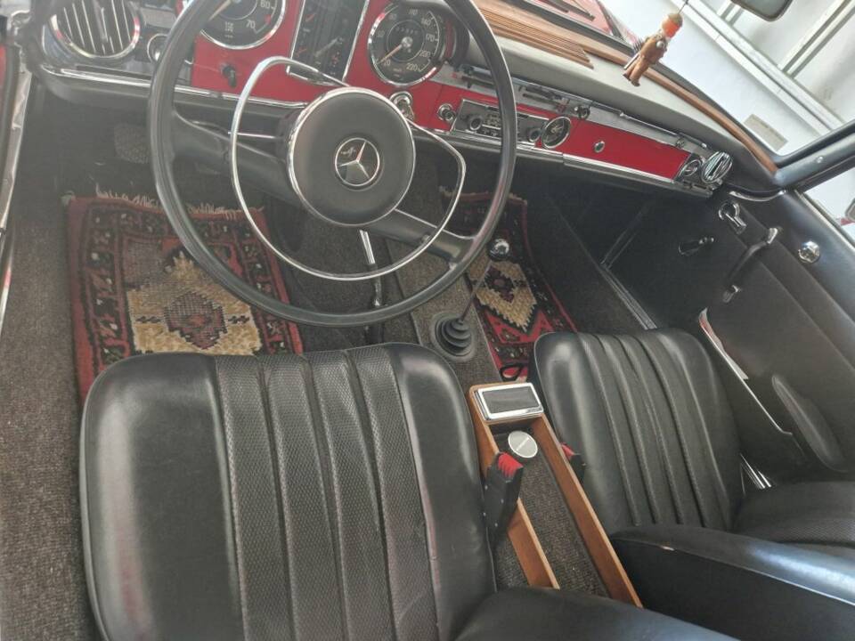Afbeelding 8/14 van Mercedes-Benz 250 SL (1967)