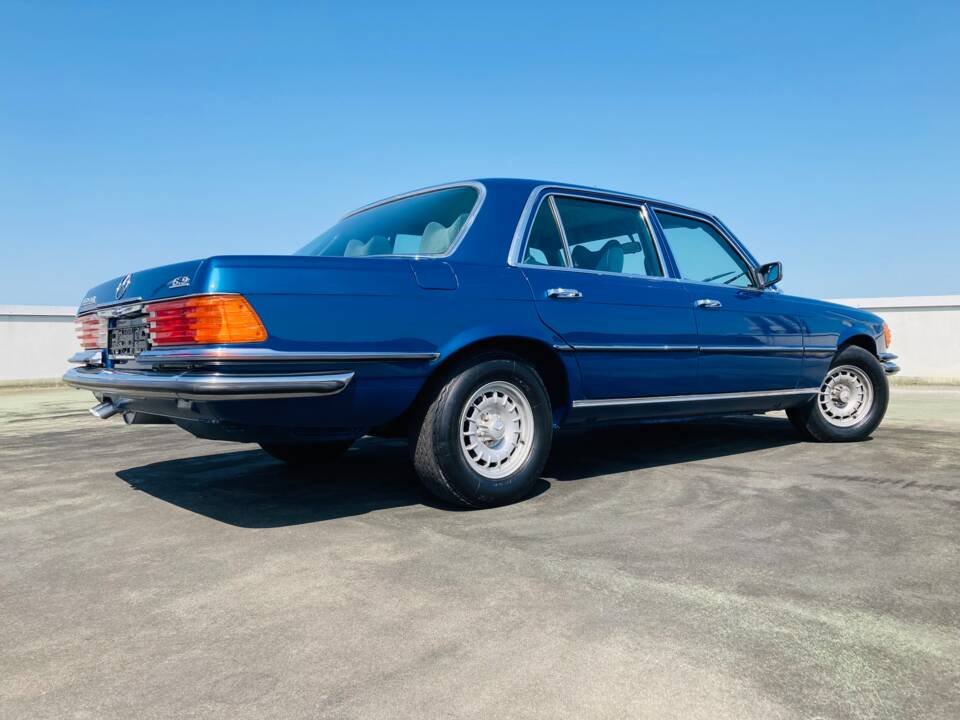 Image 10/15 of Mercedes-Benz 450 SEL 6,9 (1975)