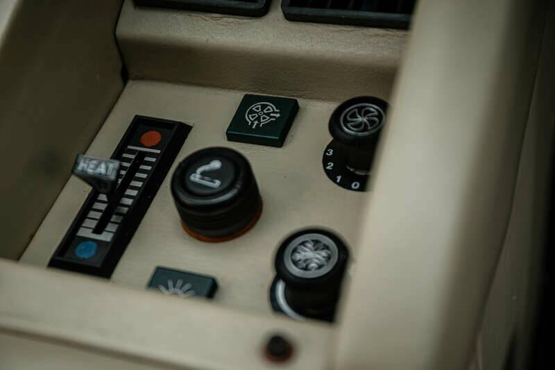 Bild 40/43 von Lamborghini Countach LP 5000 S QV (1988)