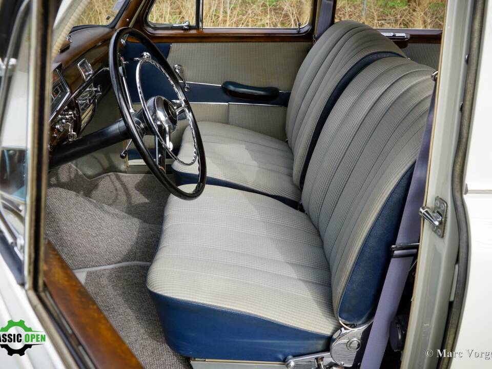 Bild 10/44 von Mercedes-Benz 220 S (1958)