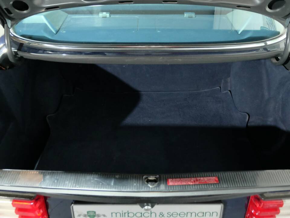 Afbeelding 28/32 van Mercedes-Benz 560 SEL (1990)