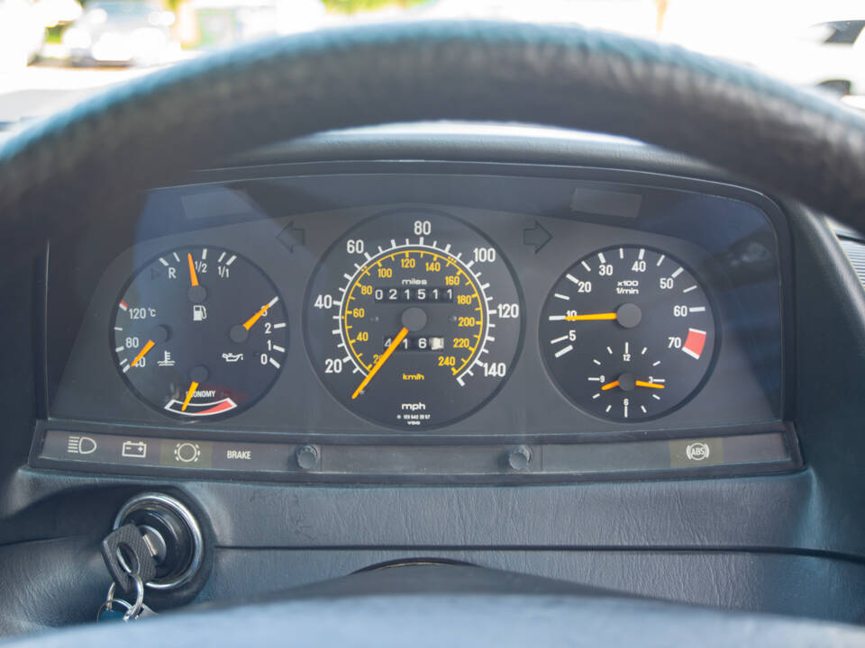 Immagine 19/29 di Mercedes-Benz 280 E (1983)