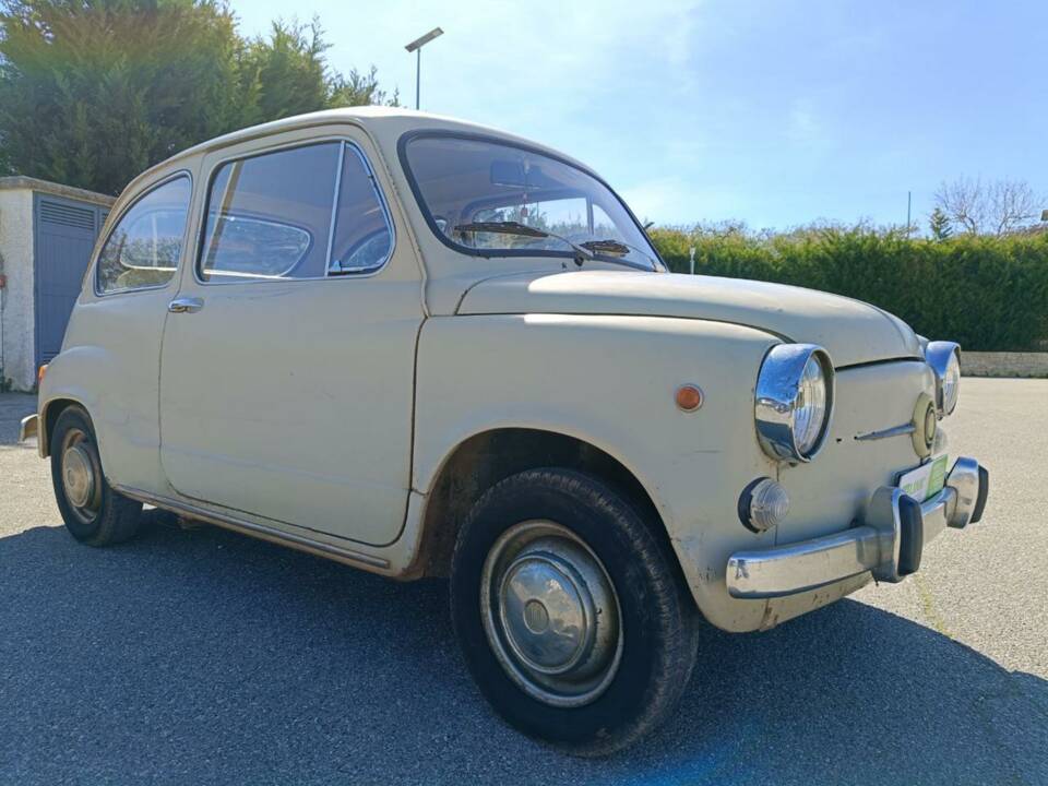 Image 15/44 of FIAT 600 D (1967)