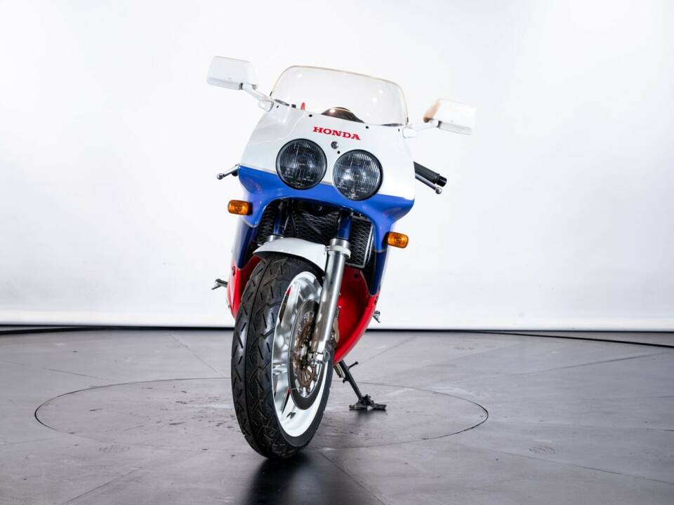 Afbeelding 6/50 van Honda VFR 750R RC 30 (1989)