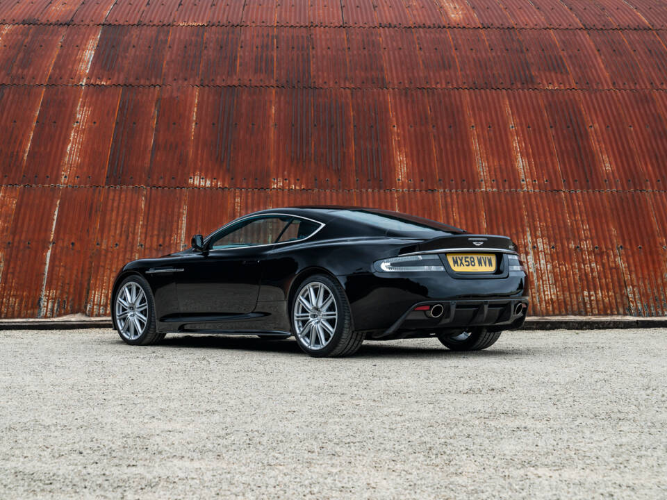 Image 7/36 of Aston Martin DBS (2008)