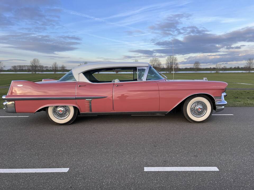 Bild 7/8 von Cadillac 62 Sedan DeVille (1960)