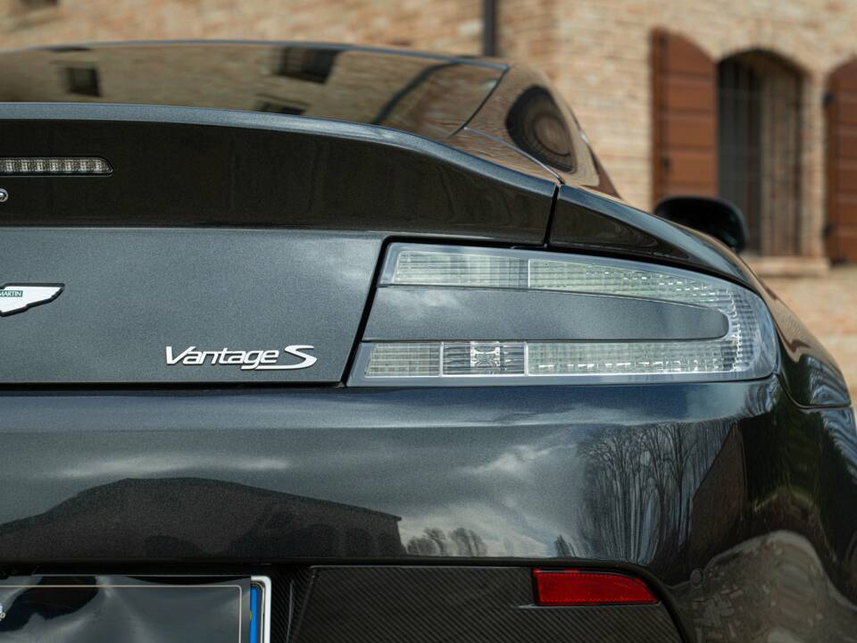 Afbeelding 16/50 van Aston Martin V8 Vantage S (2013)
