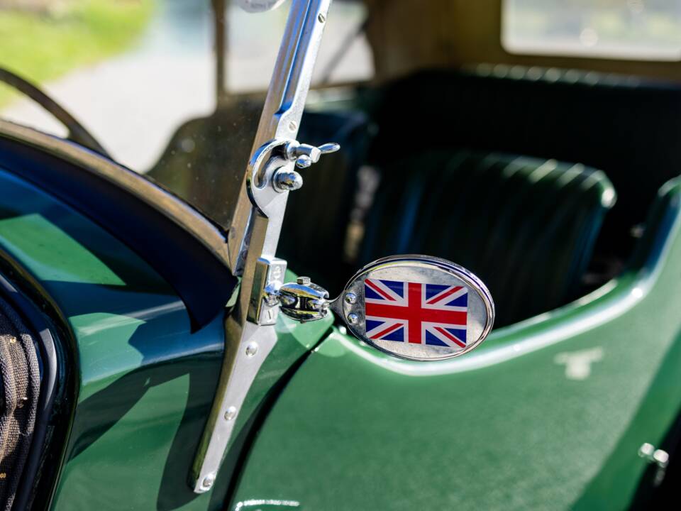 Image 38/50 of Morris Eight (1937)