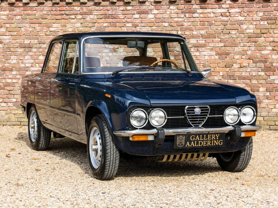 Image 43/50 of Alfa Romeo Giulia Nuova Super 1300 (1975)