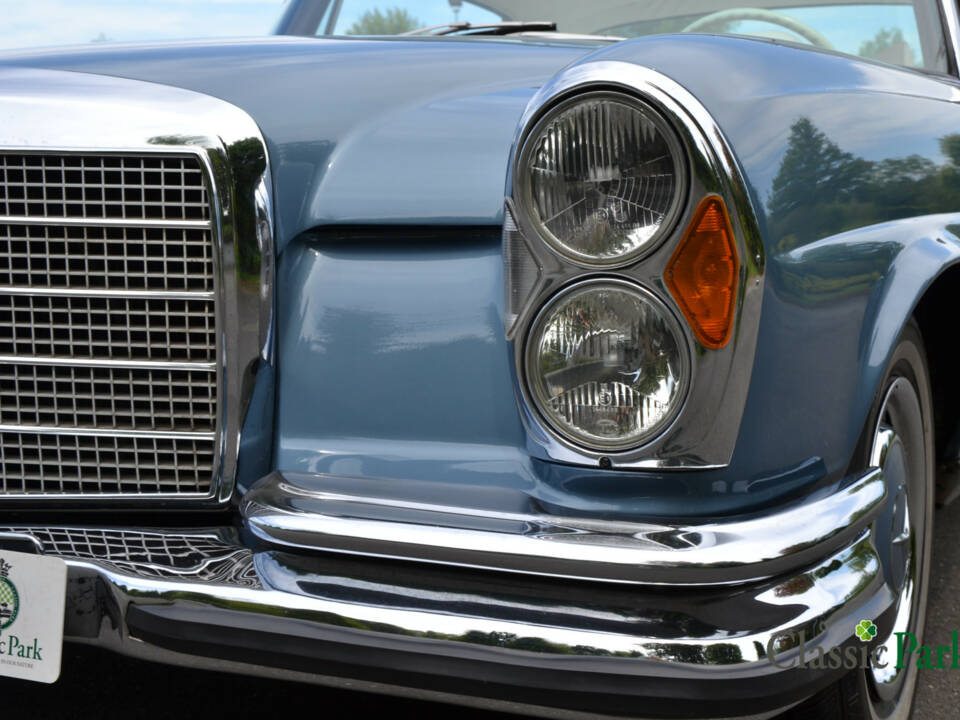 Image 35/50 de Mercedes-Benz 280 SE 3,5 (1971)