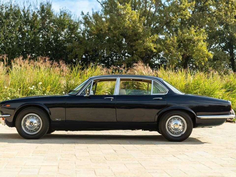 Imagen 5/50 de Jaguar XJ 4.2 (1978)
