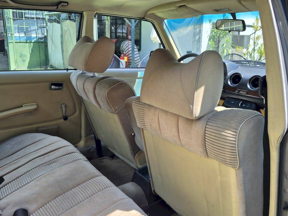 Image 56/71 of Mercedes-Benz 240 D (1980)