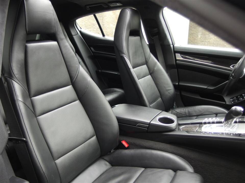 Imagen 58/99 de Porsche Panamera Turbo (2009)