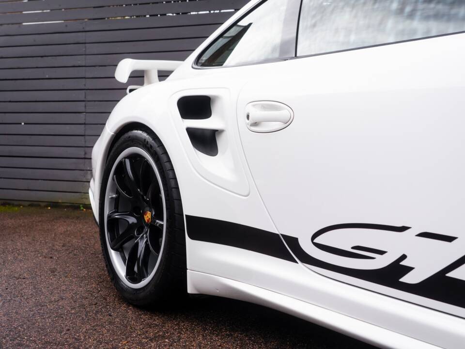 Bild 46/52 von Porsche 911 GT2 (2008)