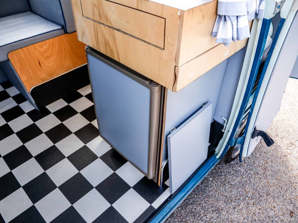 Bild 12/41 von Volkswagen T2 a/b (1964)