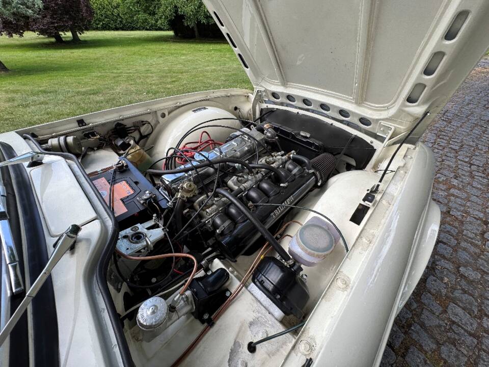 Image 28/30 of Triumph TR 6 PI (1970)