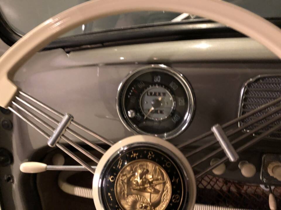 Imagen 20/30 de Volkswagen Beetle 1200 Standard &quot;Oval&quot; (1956)