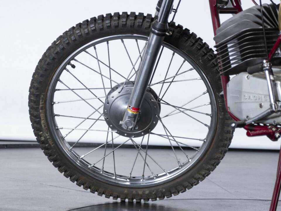 Image 12/50 of SWM DUMMY (1972)