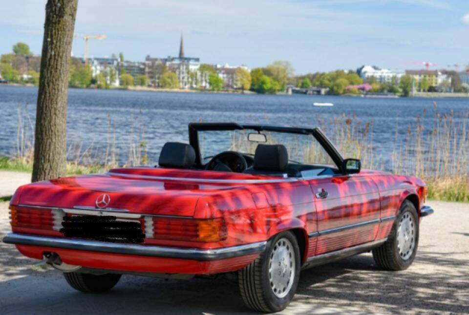 Immagine 6/17 di Mercedes-Benz 560 SL (1988)
