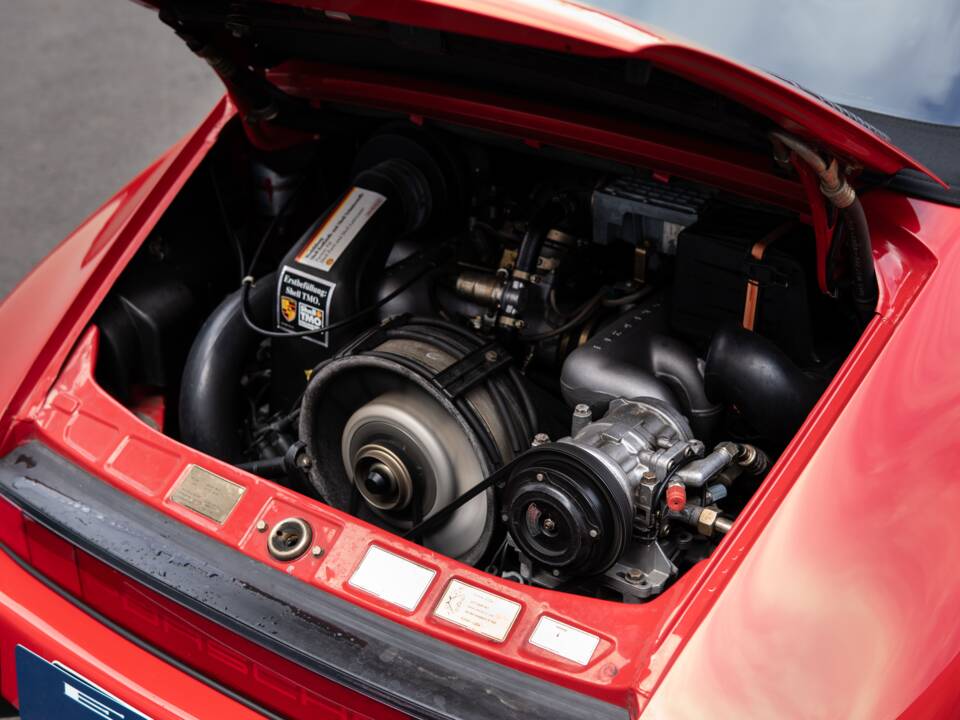 Image 19/29 of Porsche 911 Carrera 3.2 (1989)