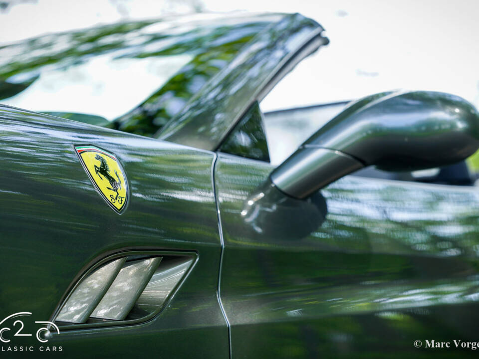 Image 43/85 de Ferrari California (2010)