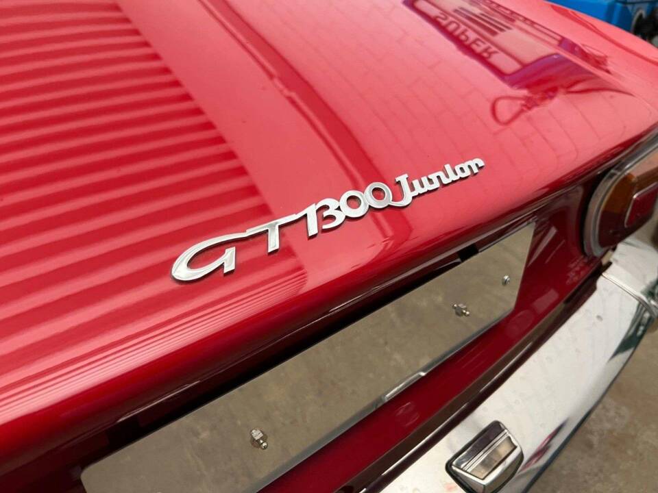 Image 19/20 of Alfa Romeo Giulia GT 1300 Junior (1971)