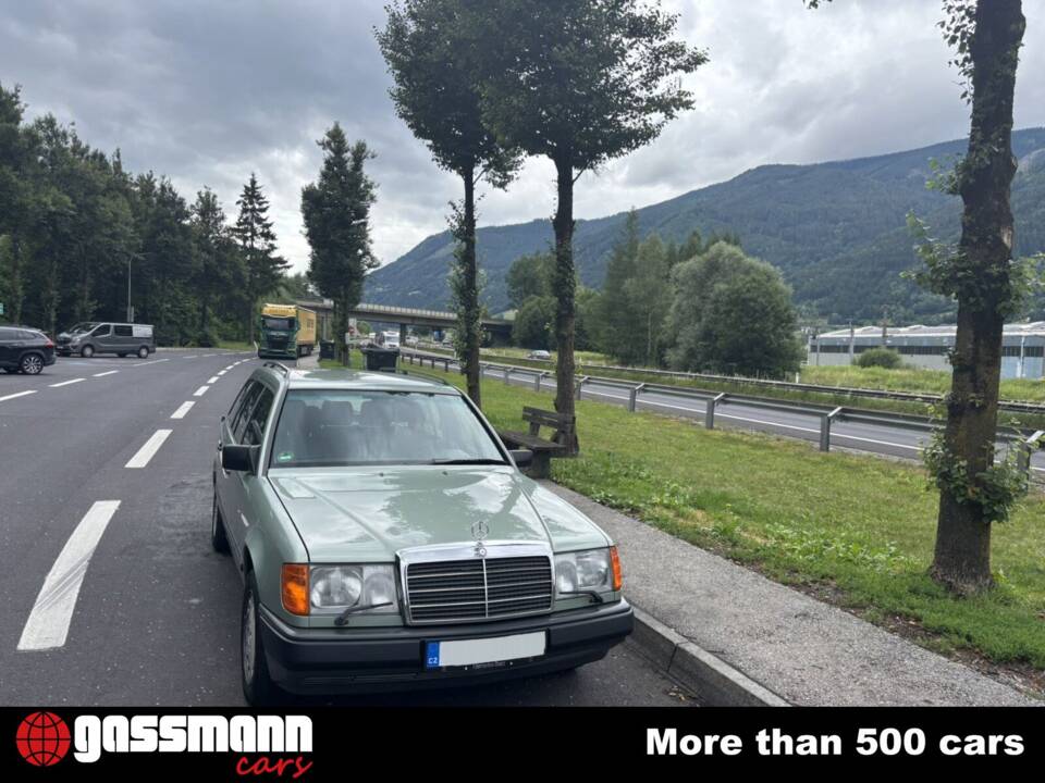 Bild 2/15 von Mercedes-Benz 300 TE 4-Matic (1988)