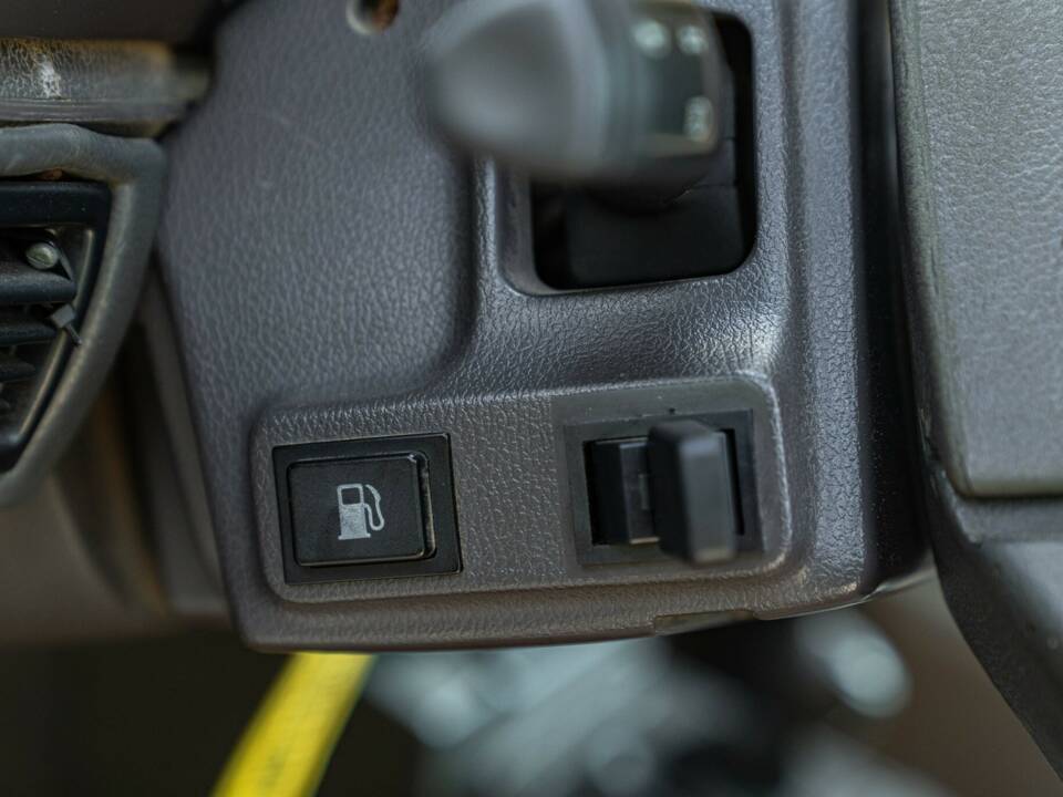 Image 40/50 of Land Rover Range Rover Classic CSK (1991)