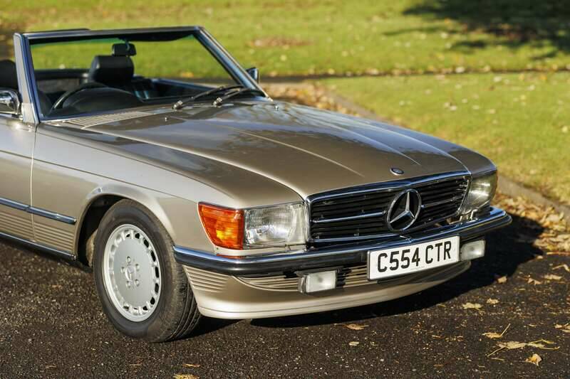 Image 7/33 of Mercedes-Benz 500 SL (1986)