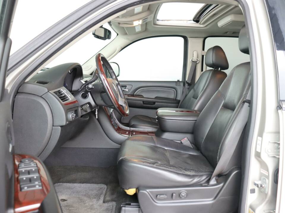 Bild 10/50 von Cadillac Escalade (2009)