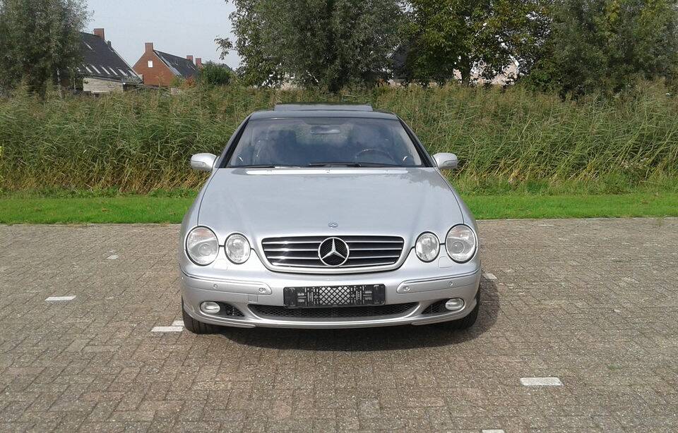 Image 6/8 of Mercedes-Benz CL 600 (2001)