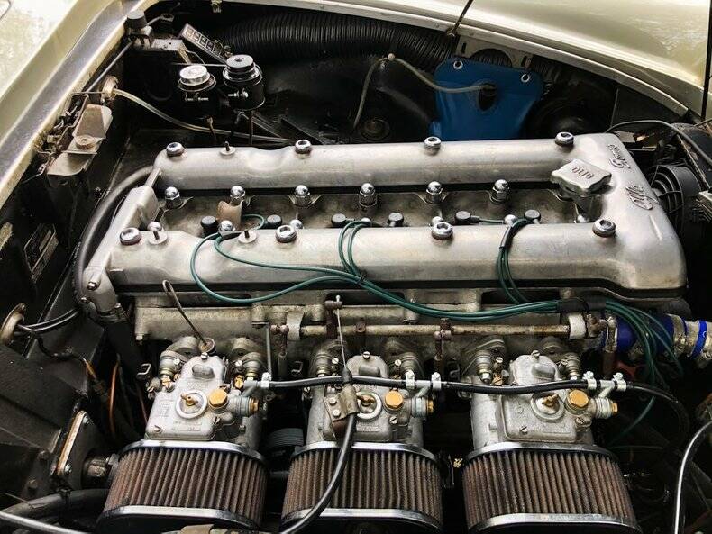 Image 37/50 of Alfa Romeo 2600 Spider (1964)
