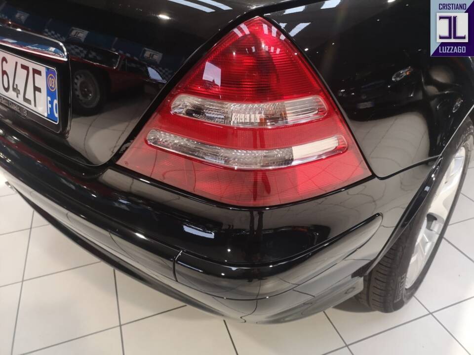 Image 16/72 de Mercedes-Benz SLK 200 Kompressor (2003)