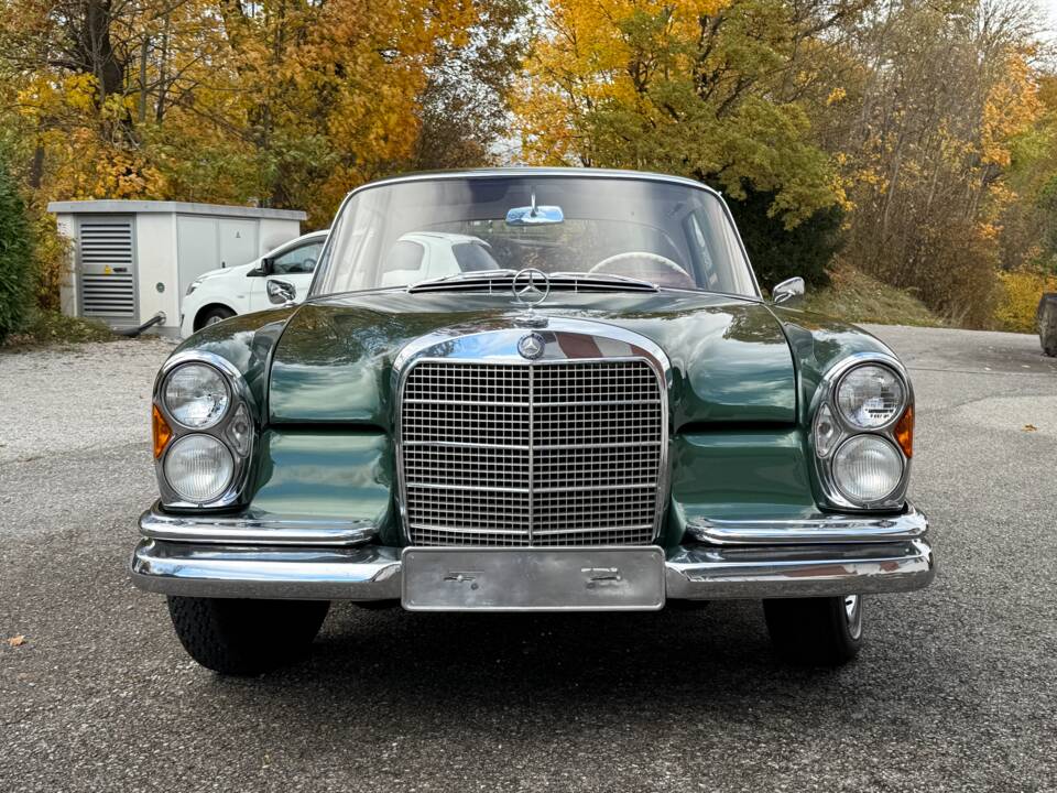 Afbeelding 5/46 van Mercedes-Benz 220 SE b (1961)