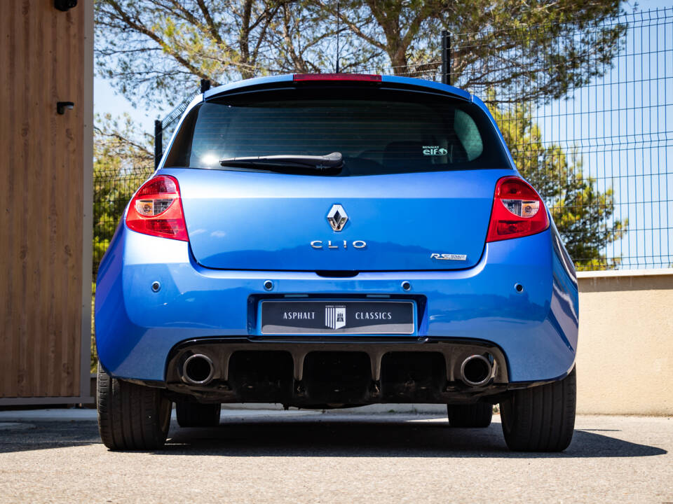 Image 13/40 of Renault Clio Gordini R.S. (2012)