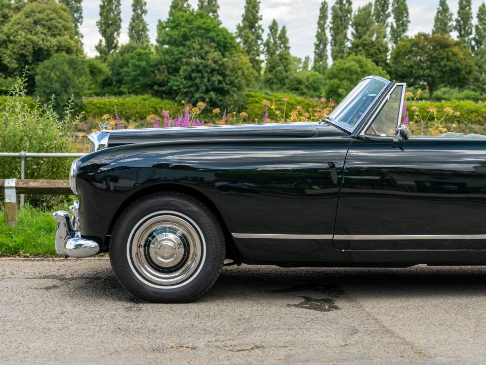Image 17/37 of Bentley S 1 Continental DHC (1955)