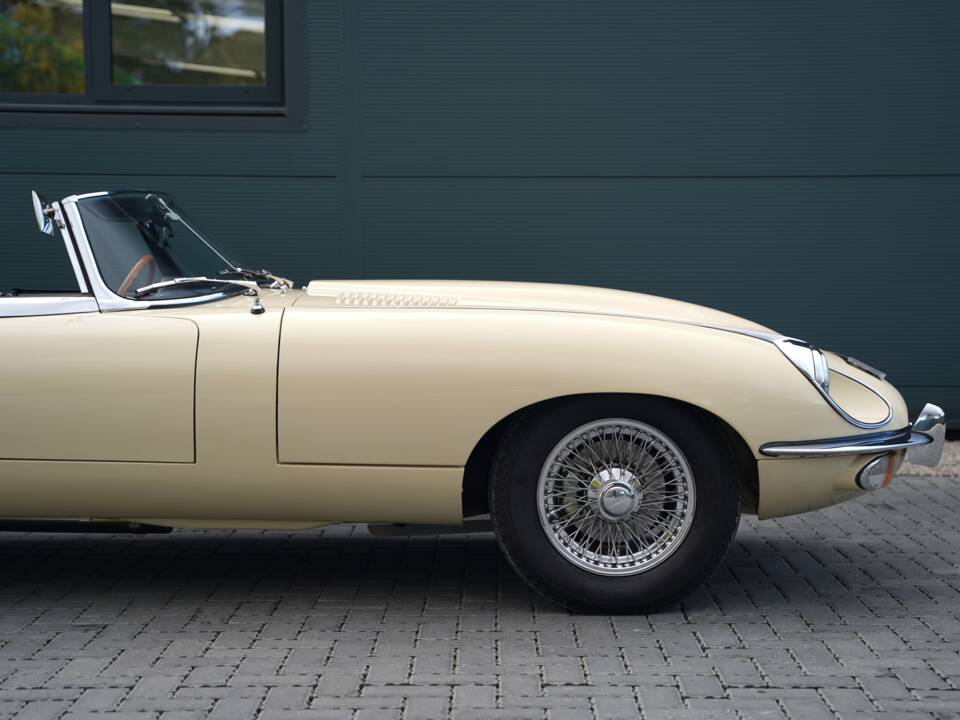 Imagen 10/50 de Jaguar E-Type (1969)